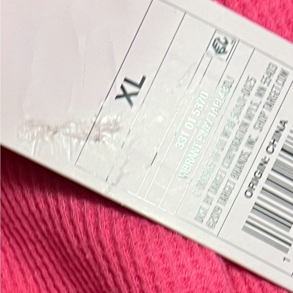 Wild fable v neck crew crop shirt - Picture 8 of 8